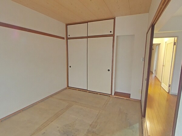 寝室(6畳の和室です)
