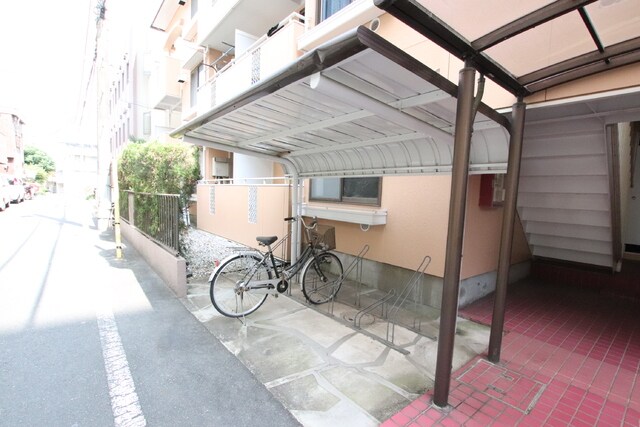 物件外観写真6　(駐輪場)