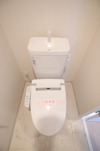 物件内観写真15　(洗浄便座付です♪)