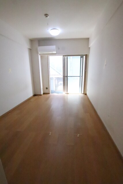 物件内観写真7　(洋室6.5帖♪)