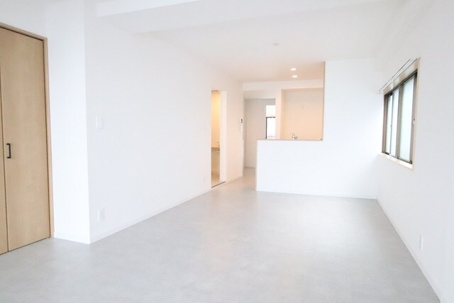 物件内観写真7　(リビングです♪)