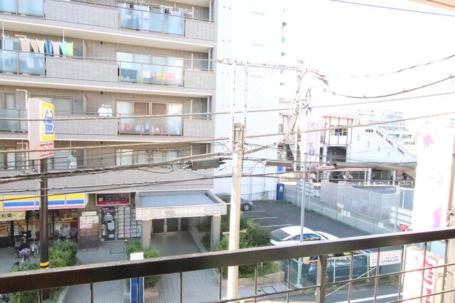 物件内観写真15　(寝室からの景色です♪)