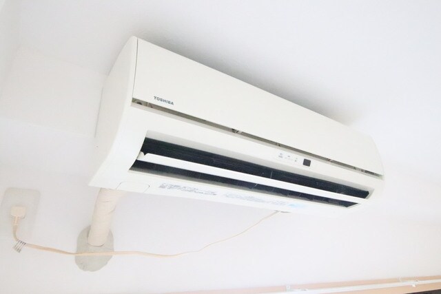 物件内観写真16　(リビングのエアコンです♪)