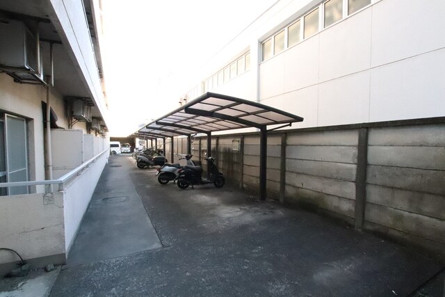 物件外観写真7　(駐輪場)