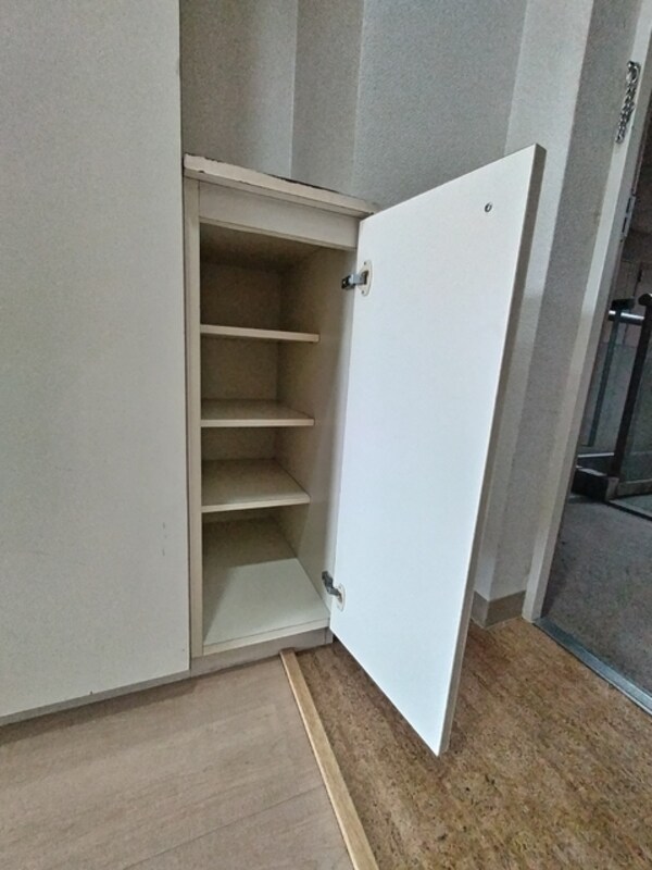 玄関(靴箱です♪)
