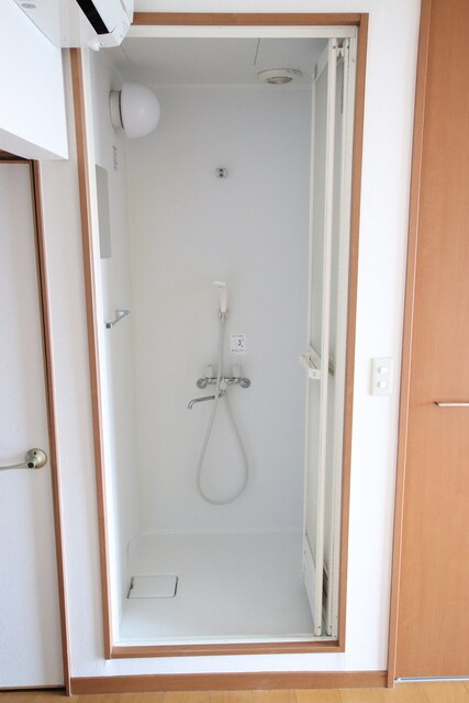 物件内観写真9　(シャワールームです♪)