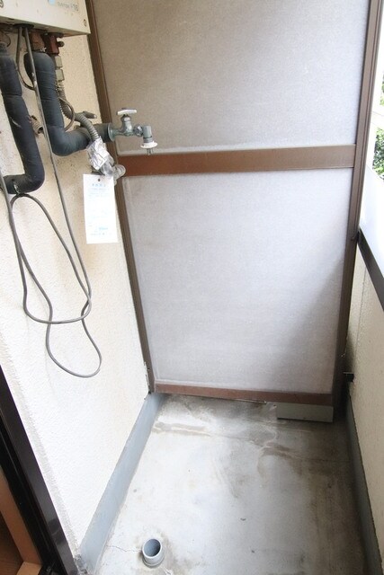 物件内観写真10　(室外洗濯機置場です♪)