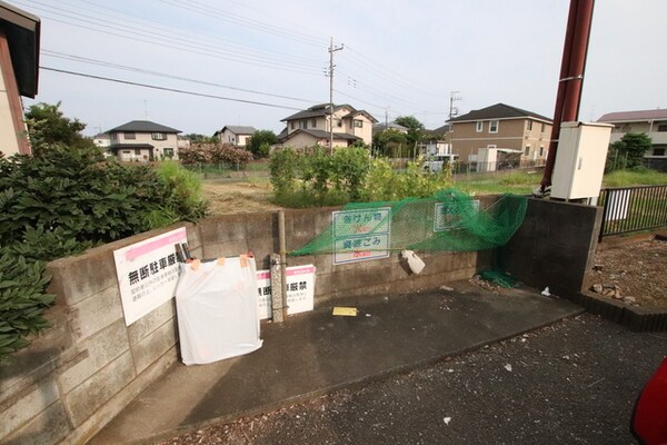 共用設備(ごみ置き場)