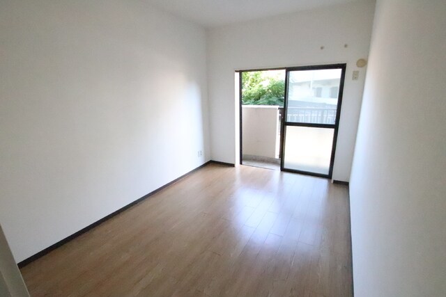 物件内観写真12　(6帖洋室☆)