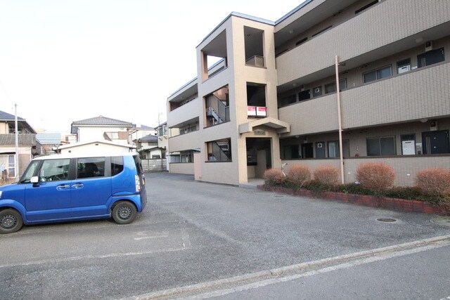 物件外観写真5　(駐車場要空き確認)