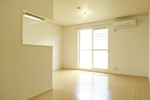 物件内観写真8　(12帖のＬＤＫ※照明は設備ではありません。)