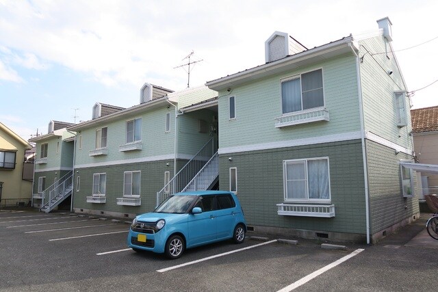 物件外観写真4　(駐車場（要空確認）)