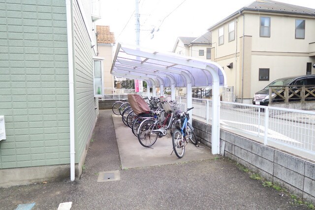 物件外観写真5　(駐輪場)