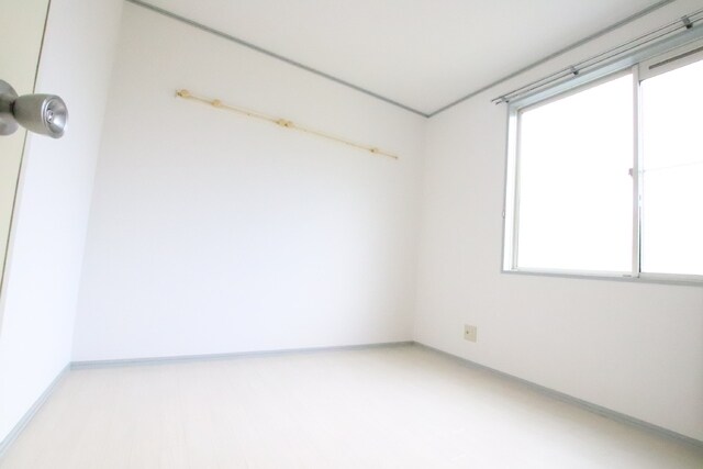 物件内観写真11　(4.5帖の洋室)