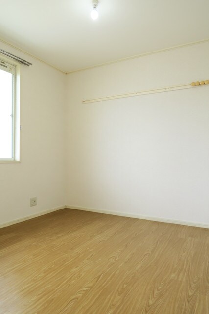 物件内観写真12　(洋室)