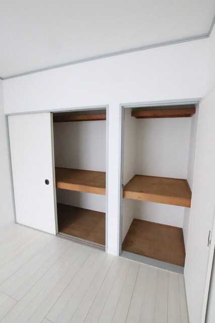 物件内観写真19　(6帖洋室の収納)