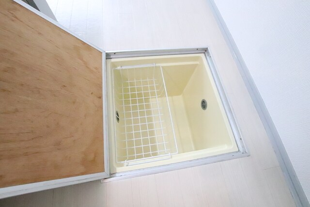 物件内観写真22　(床下収納)