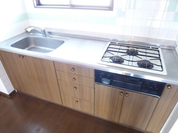 キッチン(3口ガスコンロ付システムキッチン☆)