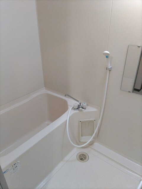 物件内観写真8　(お風呂です)