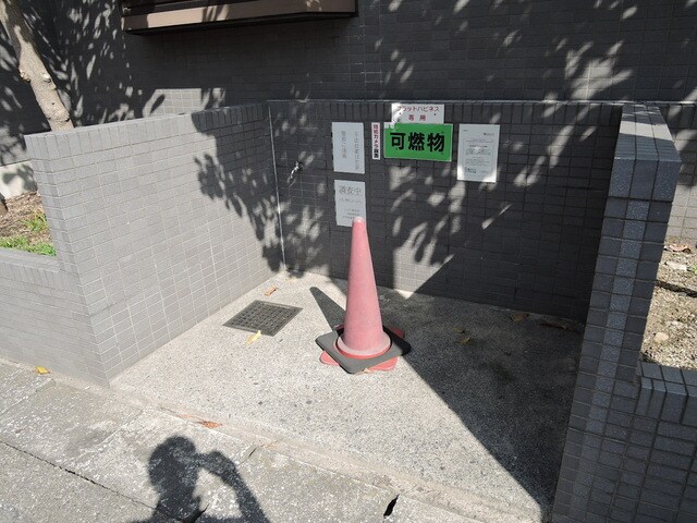 物件外観写真5　(ゴミ置場)