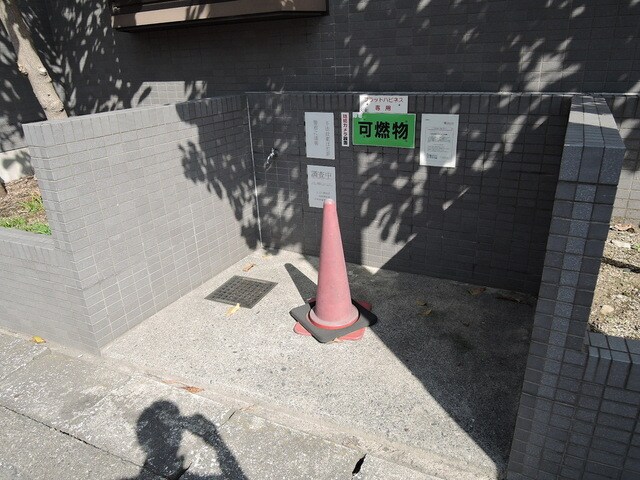 物件外観写真5　(ゴミ置場)