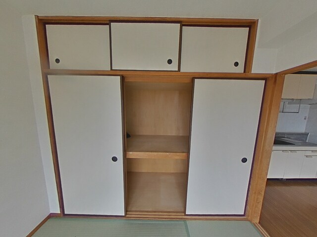 物件内観写真22　(押入です)