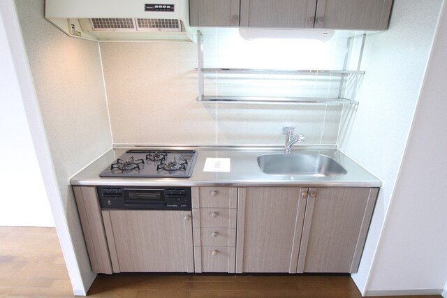 物件内観写真17　(3口コンロ付システムキッチン)