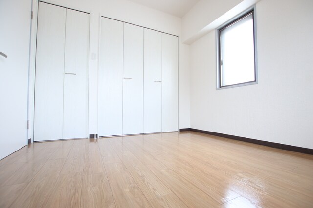 物件内観写真11　(★【洋室4.9帖】★)