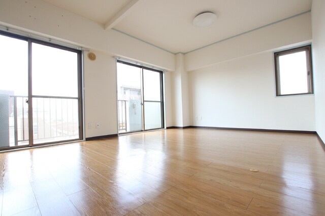 物件内観写真21　(★【LDK12.2帖】★※照明は残置物になります)