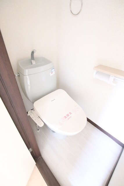 物件内観写真11　(洗浄便座付いてます♪)