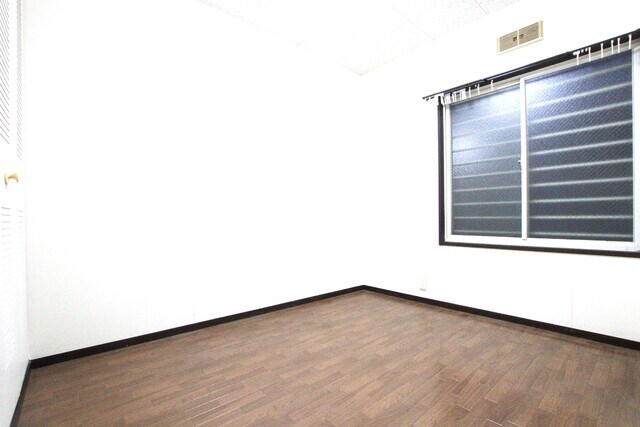 物件内観写真17　(北側洋室♪)