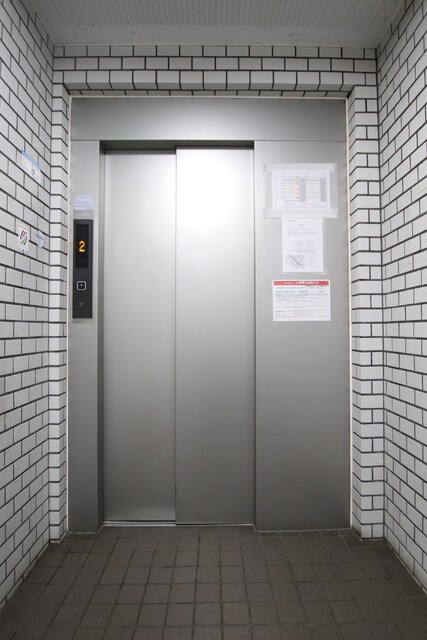 物件外観写真4　(エレベーター)