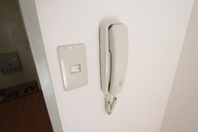 物件内観写真16　(インターホンです)