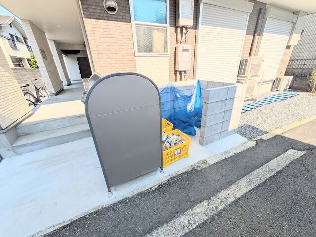 物件外観写真5　(ゴミ置き場)