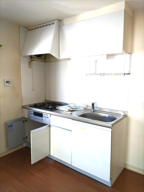 物件内観写真10　(キッチンです（クリーニング前）)