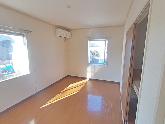 物件内観写真16　(洋室です（クリーニング前）)