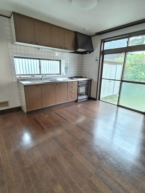 物件内観写真8　(8帖のDKです♪)