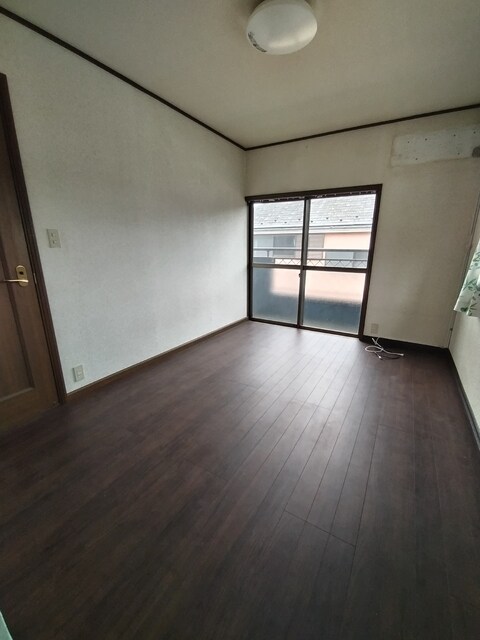 物件内観写真14　(7帖の洋室です♪)