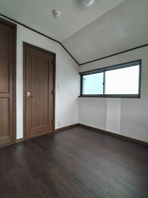 物件内観写真16　(4.5帖の洋室です♪)