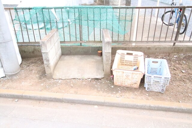 物件外観写真5　(ゴミ置場)