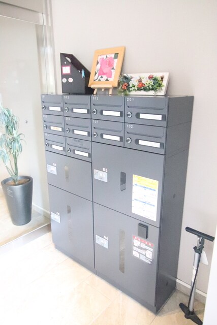 物件外観写真4　(宅配ボックス♪)