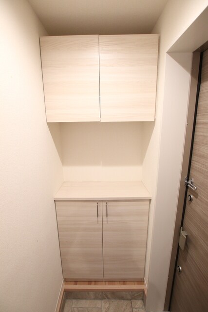 物件内観写真32　(玄関収納と下駄箱♪)
