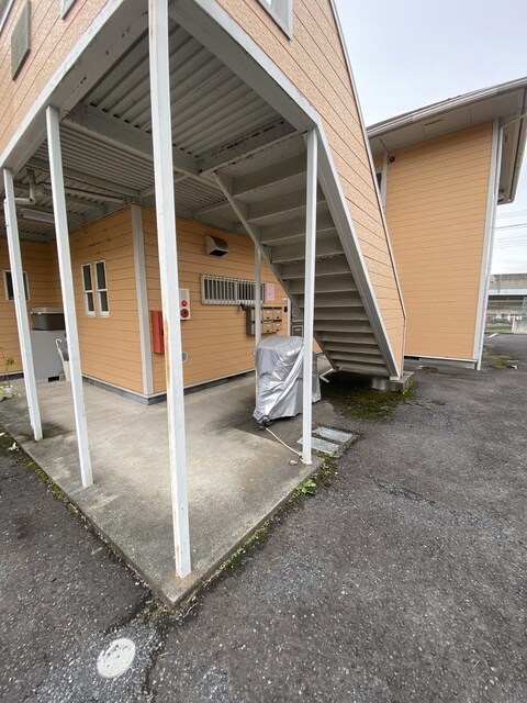 物件外観写真6　(駐輪スペース♪)