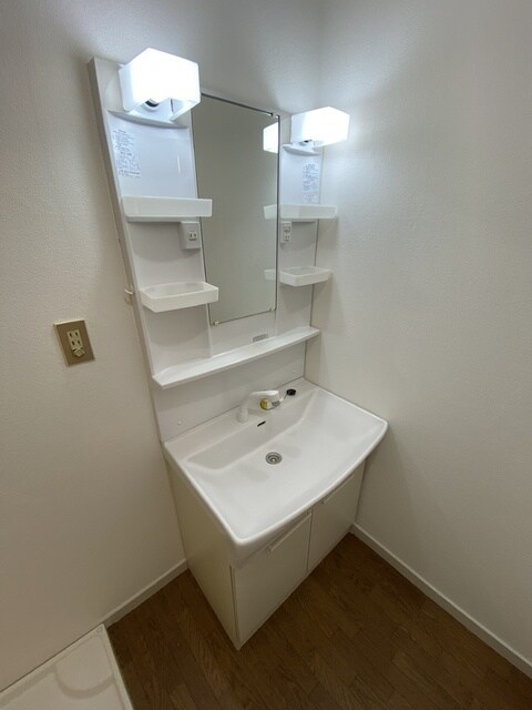 物件内観写真18　(独立洗面化粧台♪)