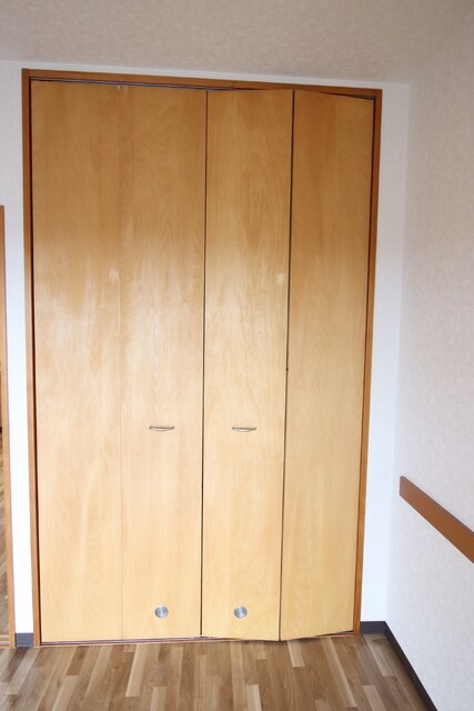 物件内観写真14　(洋室収納)