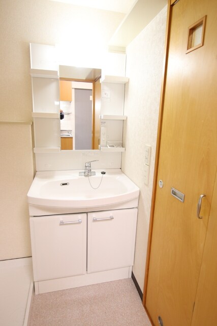 物件内観写真15　(独立洗面台)