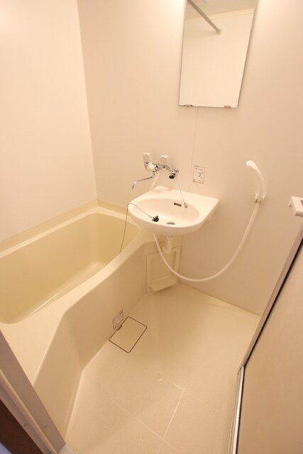 物件内観写真11　(★洗面ボウル・ミラー付きバスルーム★)