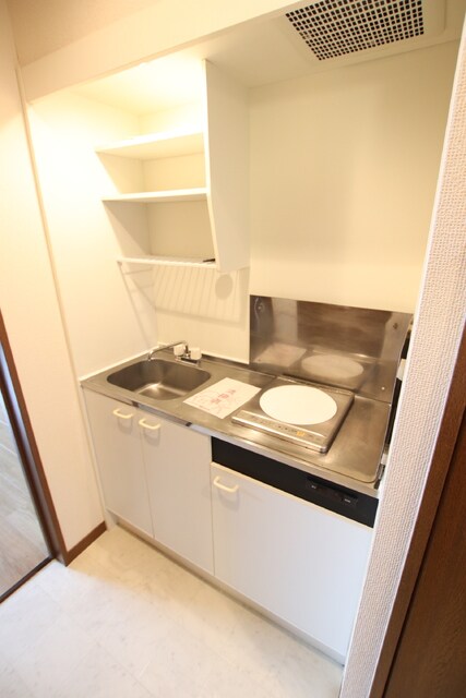 物件内観写真17　(★ミニ収納棚付き・コンパクトキッチン★)