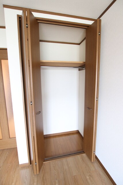 物件内観写真25　(★ハンガーパイプ付きのクローゼット★)