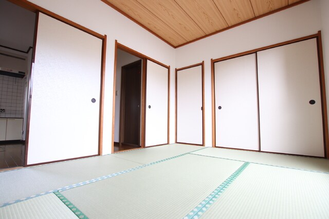 物件内観写真8　(★【和室6帖】★)